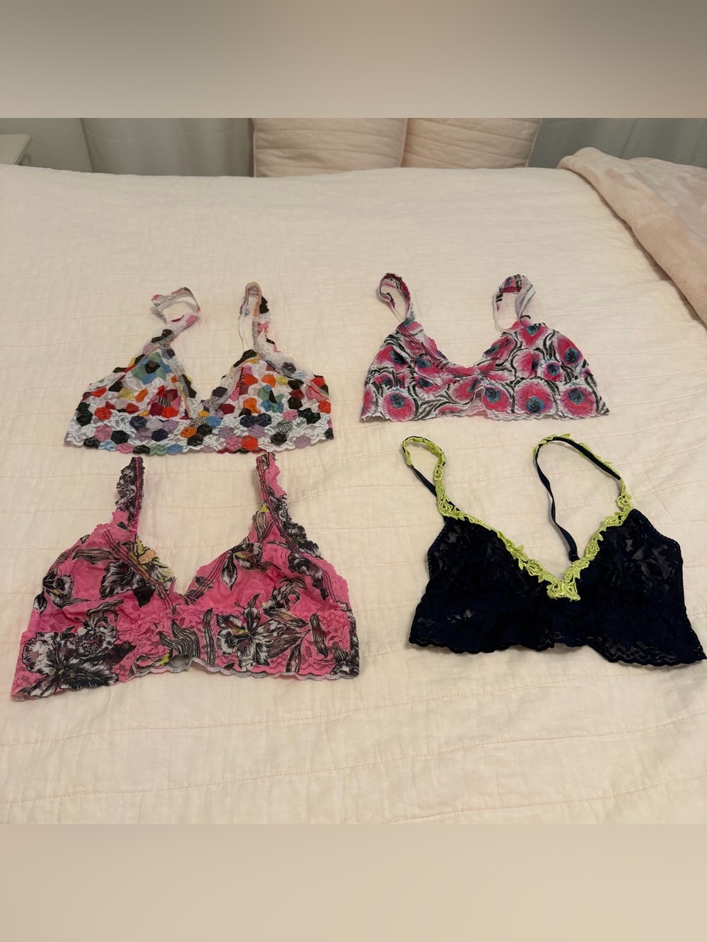 Set Of 4 Hanky Panky Signature Lace Crossover Bralettes Patterns